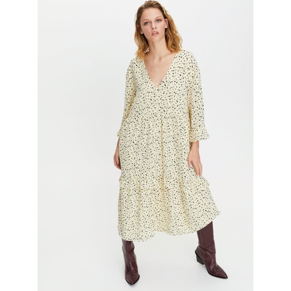 Aritzia Little Moon Yellow Midi Dress